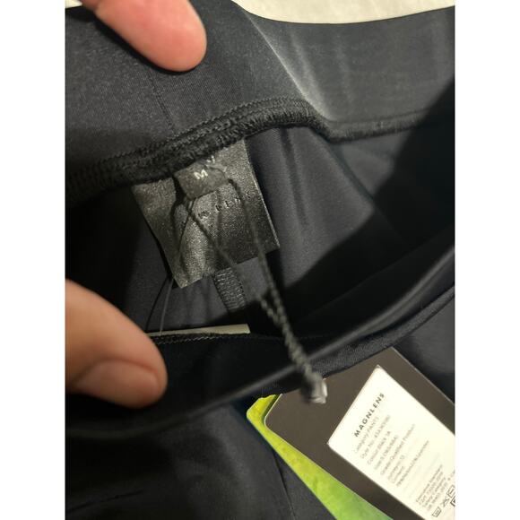 NWT Magnlens Leggings M - Picture 2 of 3